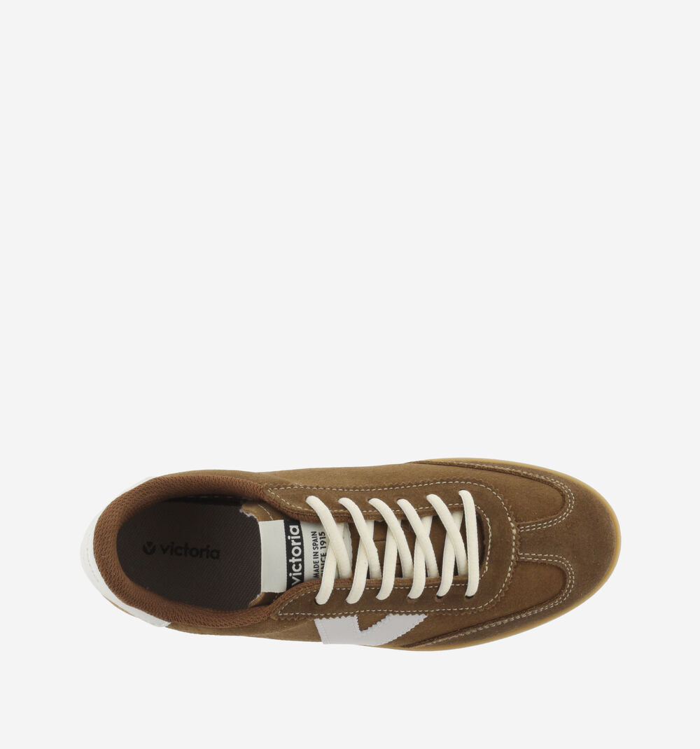 Vista superior de las zapatillas Berlin camel Ciclista de Victoria.