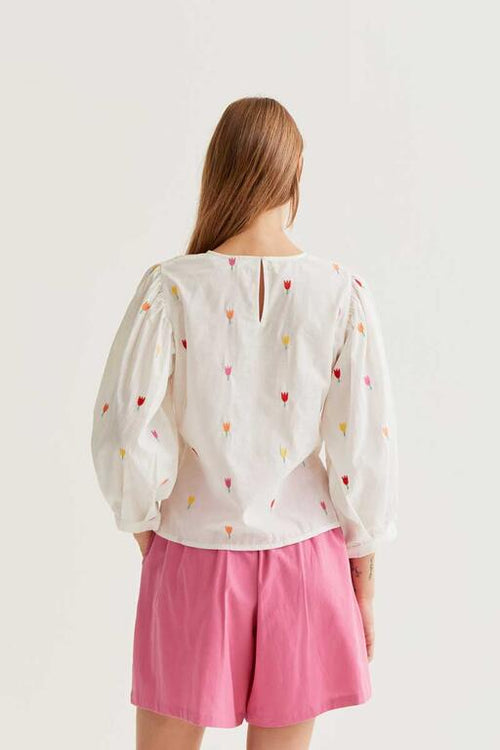 Blusa Tulipán de Compañía Fantástica combinada con pantalón rosa en Cotton Grey look completo