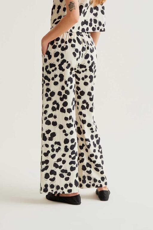 Vista trasera detalle goma en cintura Pantalón estampado dalmatian mujer pernera recta compañia fantastica en cotton grey